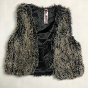 Girls faux fur vest